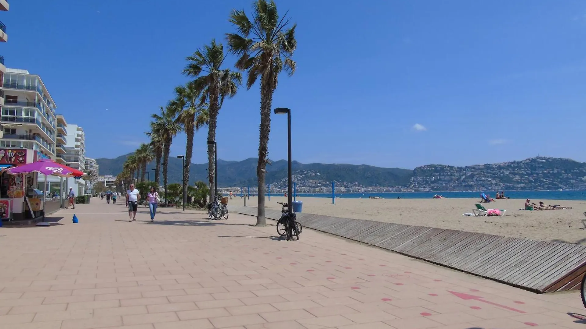 Appartement Centre-Ville A 100 Metre De La Plage Roses